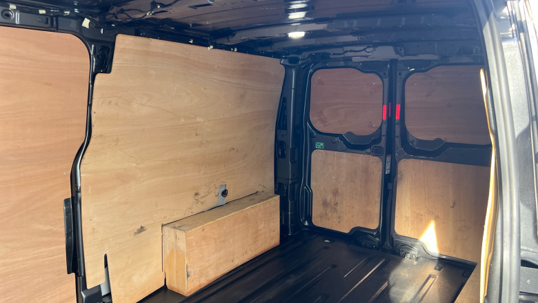 Ford Transit Custom 300 L2 Diesel Fwd 2.0 EcoBlue 136ps H1 Van Limited